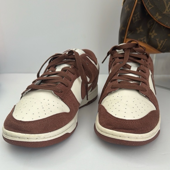 Brand New Nike Women’s Low Suade Dunk size 9 - Picture 6 of 10